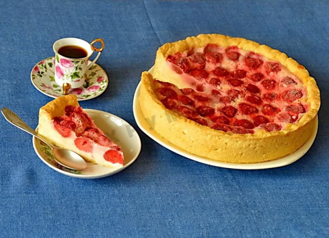 Frozen strawberry pie