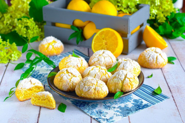 Lemon cookies with cracks