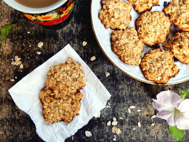 Oatmeal cookies without flour and butter