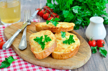 Hot cheese and loaf sandwiches