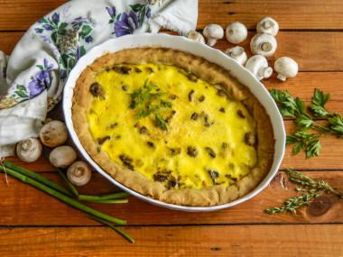 Aspic pie with mushrooms on kefir