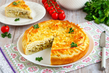 Pie with cabbage and yeast meat