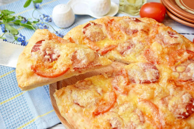 Pizza with bacon and cheese