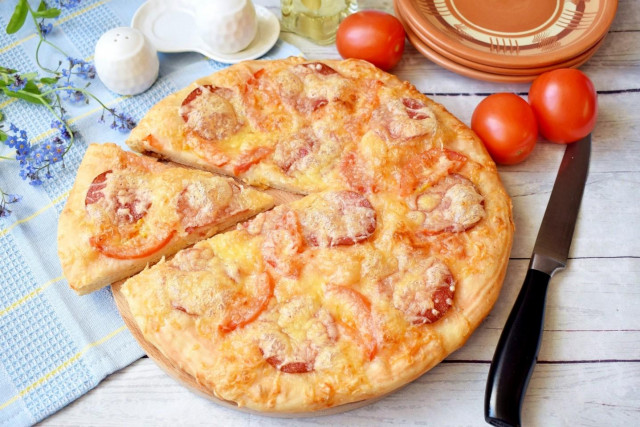 Pizza with bacon and cheese