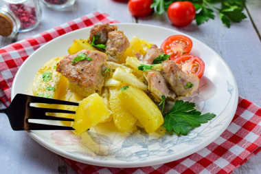 Baked meat with potatoes