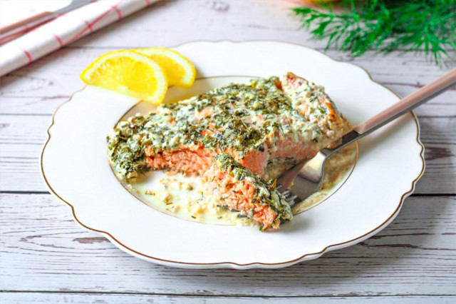 Pink salmon in the oven in cream sauce
