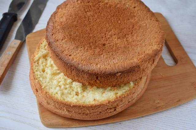 High sponge cake for a cake that does not fall off