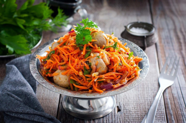 Champignons salad with Korean carrots and onions
