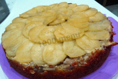 Aspic pie with potatoes and minced meat