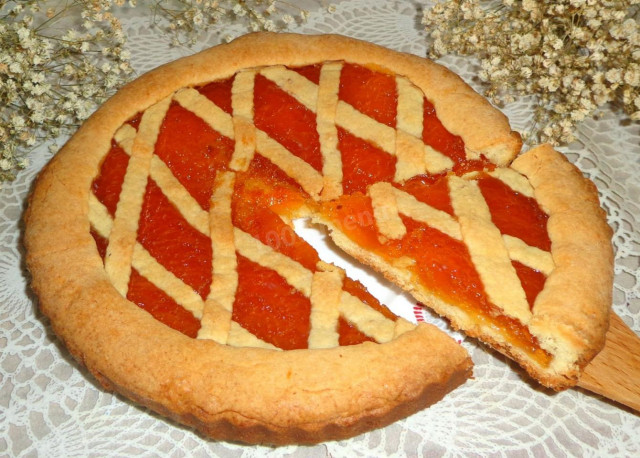 Italian crostata pie