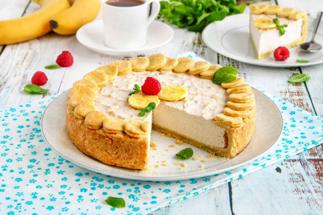 Cottage cheese and banana shortbread pie