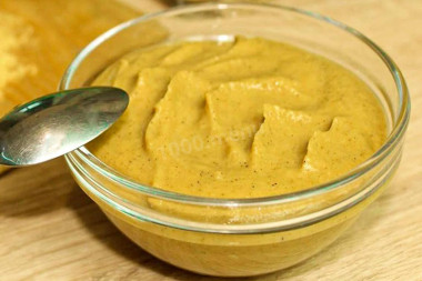 Homemade mustard made from mustard powder
