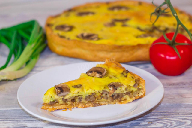 Pie with mushrooms and cheese