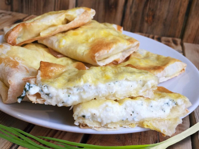 Lavash envelopes with cottage cheese