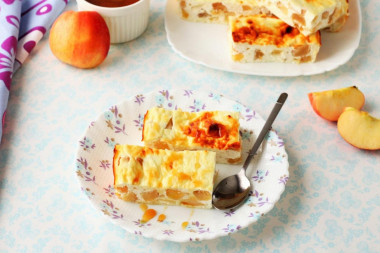Casserole with apples and semolina curd