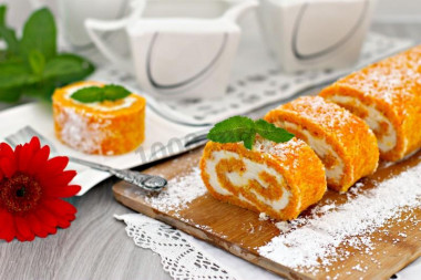 Carrot roll with cheese