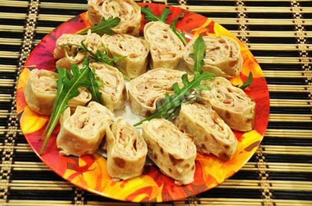 Lavash roll with chicken and mushrooms