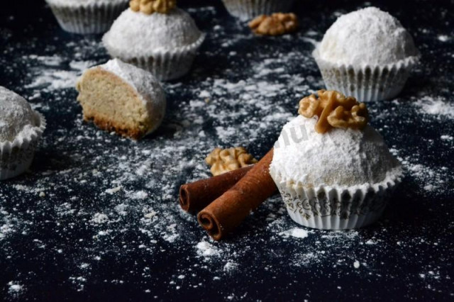 A snowball cookie melts in your mouth