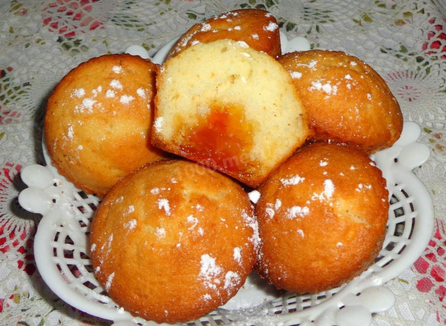 Cupcakes with jam inside