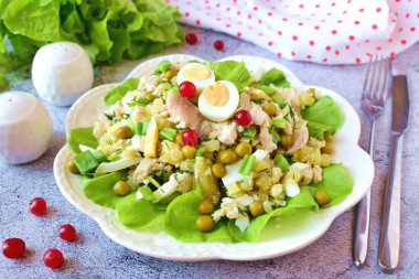 Salad with salted mushrooms and pears