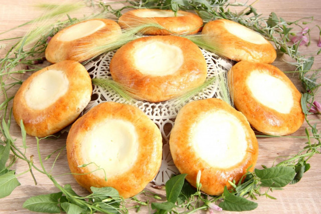 Cheesecakes with sour cream