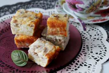 Aspic pie with cabbage and minced meat