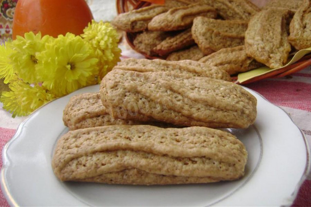 Fruit cookies with cinnamon