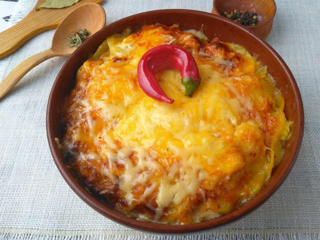 Casserole with potatoes and chicken fillet