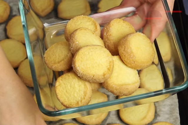 Hasty cookies in butter