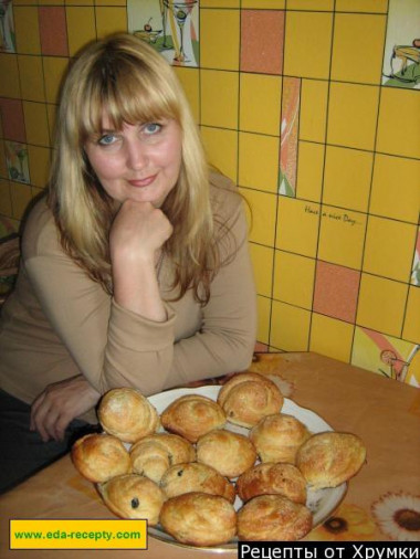 Viennese buns with raisins