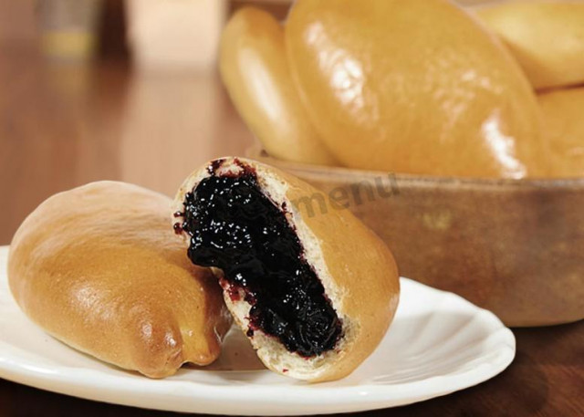 Yeast pies with blueberries