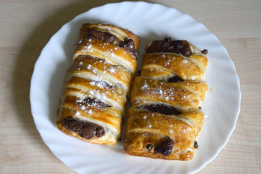 Puff pastry with chocolate dough