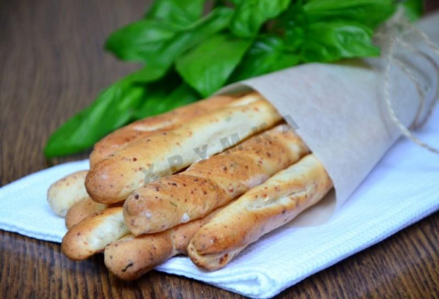 Breadsticks with cheese and basil