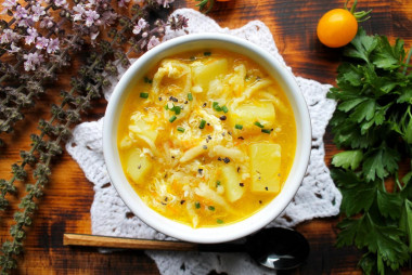 Soup with chicken on eggs