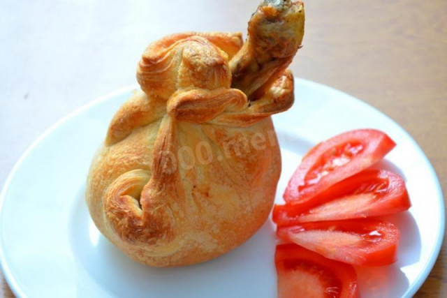 Chicken drumsticks in puff pastry bags