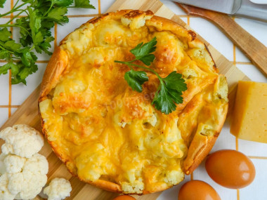 Cauliflower aspic pie