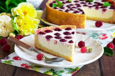 Raspberry and cottage cheese pie