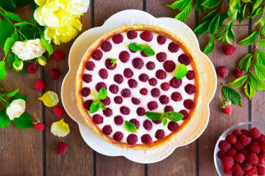 Raspberry and cottage cheese pie