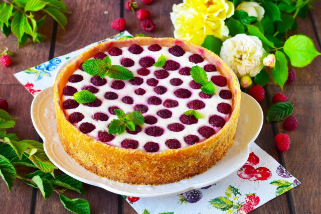 Raspberry and cottage cheese pie