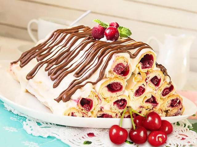 Cottage cake with cherries and chocolate