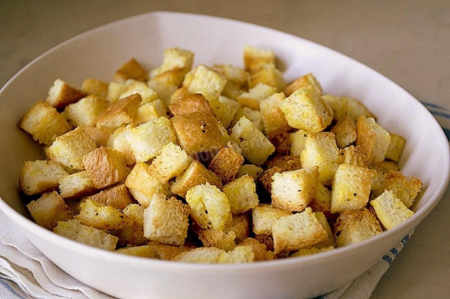 Croutons with garlic