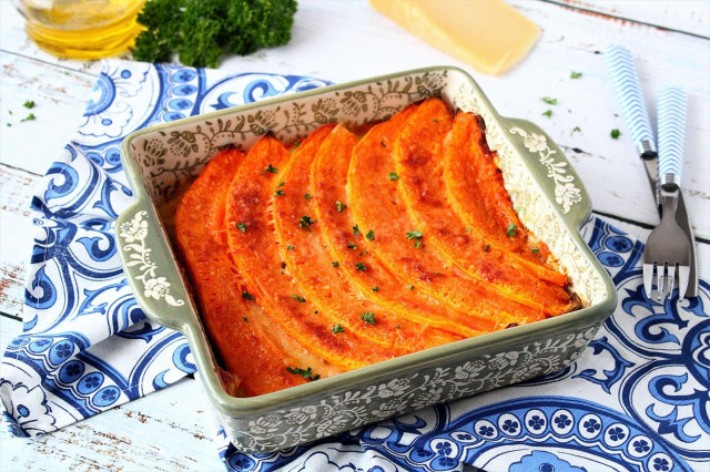 Baked pumpkin with Italian cheese