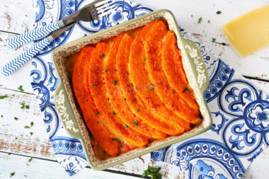 Baked pumpkin with Italian cheese