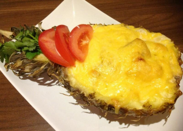Stuffed pineapple with chicken breasts