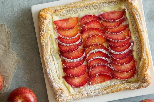 Puff pastry plum pie