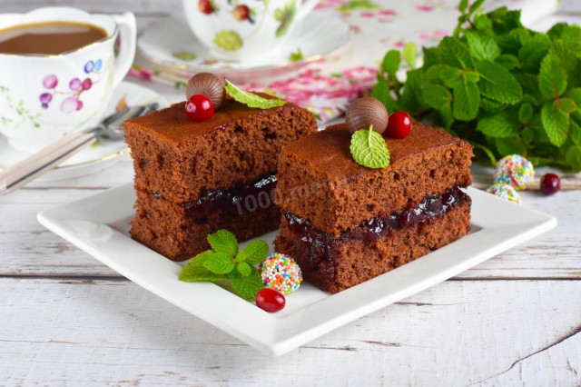 Honey chocolate cakes with lemon and berry jam