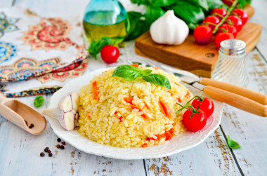 Pilaf without meat with vegetables in a frying pan