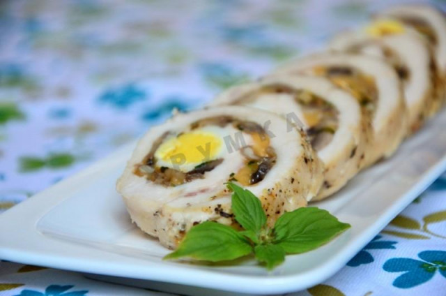 Chicken rolls with mushrooms and quail eggs
