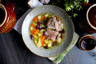 Thick soup in pots with pork ribs