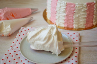 Egg white cream for cake